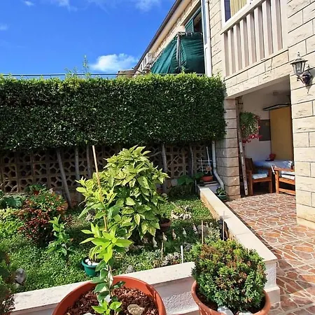 Apartment Vanessa Supetar